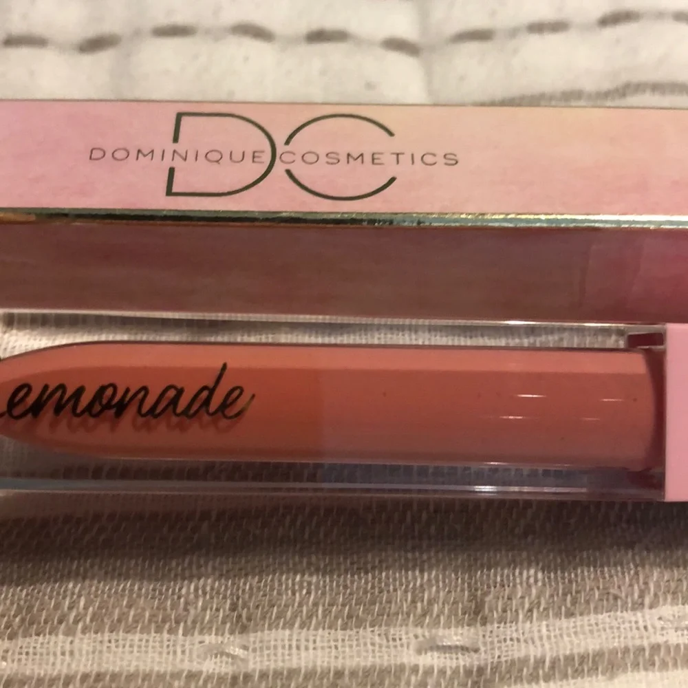 Dominique Cosmetics Peach‎ Tea lip gloss new